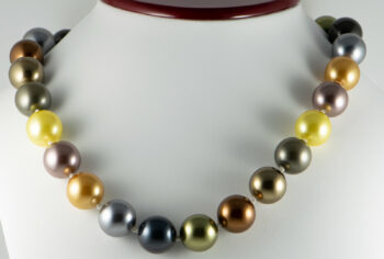Color Shell Pearl Necklace 6 Closed Clasp 1