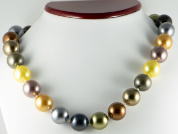 Color Shell Pearl Necklace 6 Closed Clasp 3
