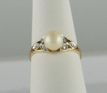 14 K Yellow Ring with Pearl 1