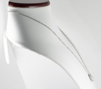 18 K White Gold Diamond Necklace Pre owned 7