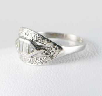 Pre owned Platinum Ladies Diamond Ring 7