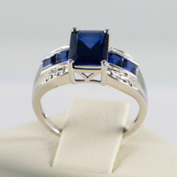 10 K White Gold with Saphire stones 2