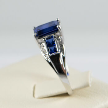 10 K White Gold with Saphire stones 4