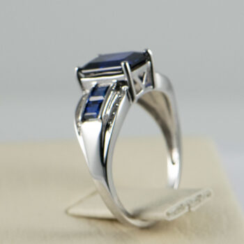 10 K White Gold with Saphire stones 7
