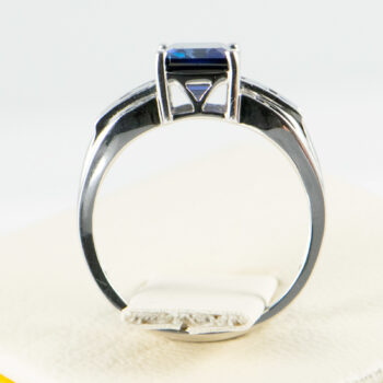 10 K White Gold with Saphire stones 8