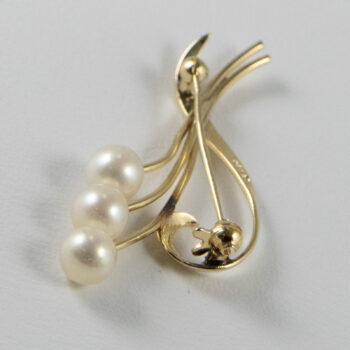 14 K Broach Pendant with Three Pearls 10
