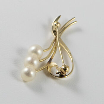 14 K Broach Pendant with Three Pearls 8