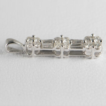 14 K White Diamond Pendant Baquetts and Round 1