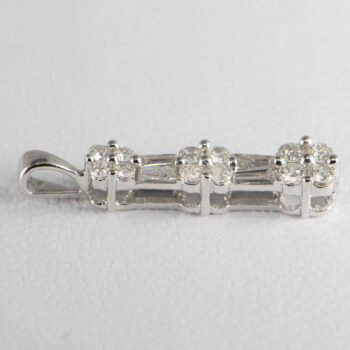 14 K White Diamond Pendant Baquetts and Round 11