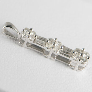 14 K White Diamond Pendant Baquetts and Round 2