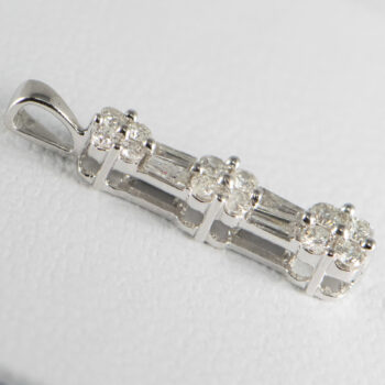 14 K White Diamond Pendant Baquetts and Round 7