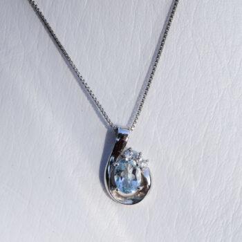 14 K White Gold Aguamarine Pendant with Chain 2