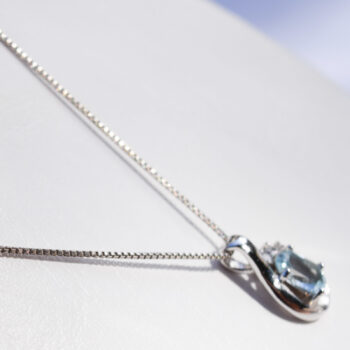 14 K White Gold Aguamarine Pendant with Chain 4