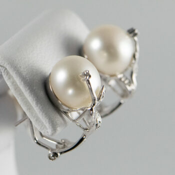 14 K White Gold Pearl And Diamond Earrings 9