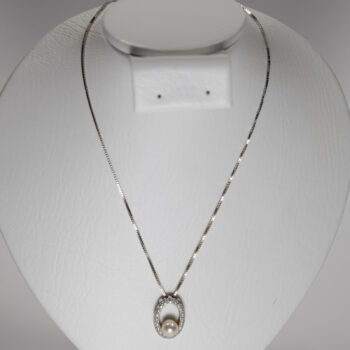 14 K White Gold Pearl Pendant with Box Chain 3