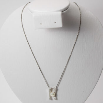 14 K White Gold Pearl and Diamonds Pendant with Wheat Chain 2