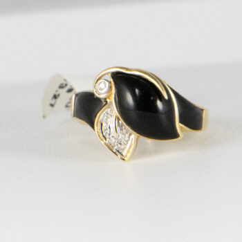 14 K Y Black Agata Ring with Diamonds 14