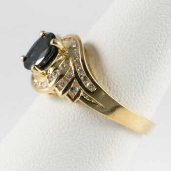 14 K Y Oval Sapphire and Dias Ring 14