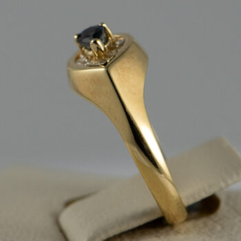 14 K Y Ring with Pear Shape Sapphire 14