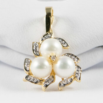 14 K Yellow G Pearls and Diamonds Pendant Enhancer 4