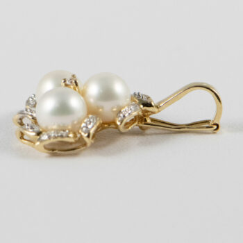 14 K Yellow G Pearls and Diamonds Pendant Enhancer 7