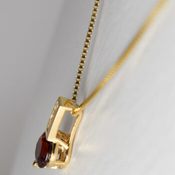 14 K Yellow Gold Garnet Pendant with Box Chain 3