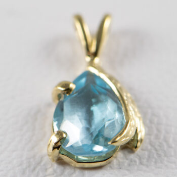 14 K Yellow Gold Pear Shape Aquamarine Pendant 1