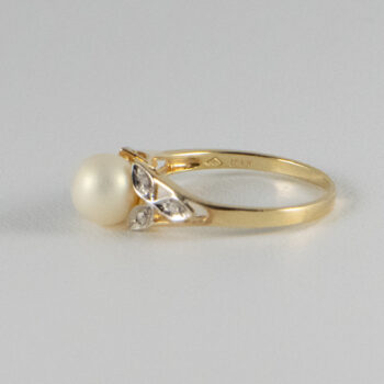 14 K Yellow Ring with Pearl 11