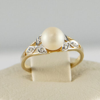 14 K Yellow Ring with Pearl 12