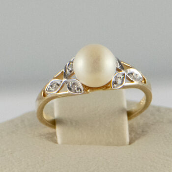 14 K Yellow Ring with Pearl 13