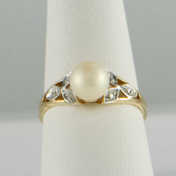 14 K Yellow Ring with Pearl 3