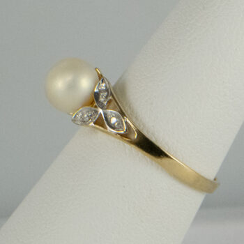 14 K Yellow Ring with Pearl 8