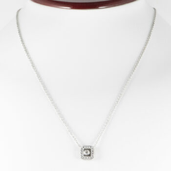 18 K White Gold Diamond Necklace Pre owned 10