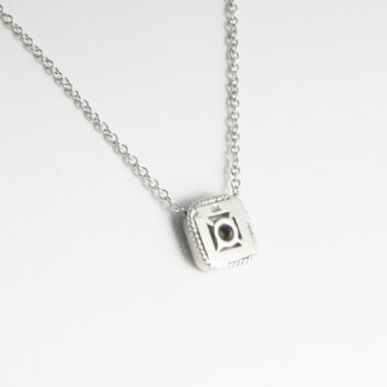 18 K White Gold Diamond Necklace Pre owned 8