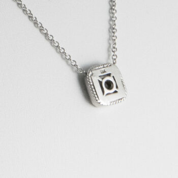 18 K White Gold Diamond Necklace Pre owned 9