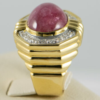 18 K Y Oval Cabuchon Ruby and Diamopnds Lds Ring 4