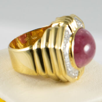 18 K Y Oval Cabuchon Ruby and Diamopnds Lds Ring 8