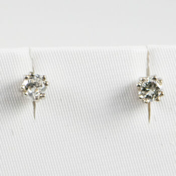 New 14 K White Gold Diamond Stud Earrings 2