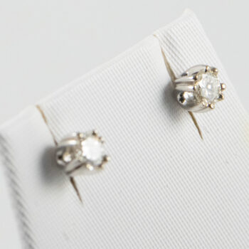 New 14 K White Gold Diamond Stud Earrings 6