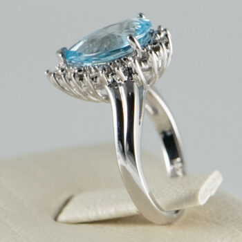 New 14 K White Gold Pear Blue Topaz Ring 10