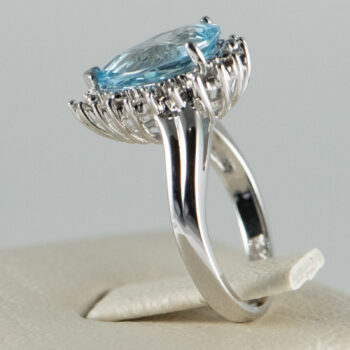 New 14 K White Gold Pear Blue Topaz Ring 12
