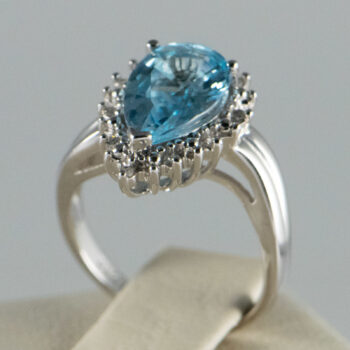 New 14 K White Gold Pear Blue Topaz Ring 8