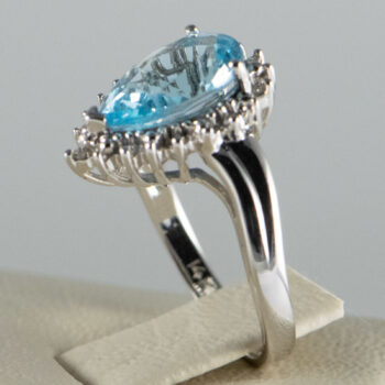 New 14 K White Gold Pear Blue Topaz Ring 9