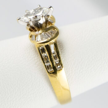 New 18 K Gold Engagement Ring Marquise Diamond and Baquettes 5