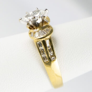New 18 K Gold Engagement Ring Marquise Diamond and Baquettes 6