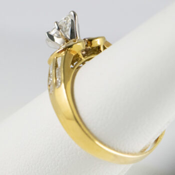 New 18 K Gold Engagement Ring Marquise Diamond and Baquettes 7