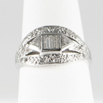 Pre owned Platinum Ladies Diamond Ring 2