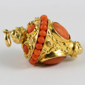 Vintage Etruscan Style 18 K Yellow Gold Coral Pendant 3