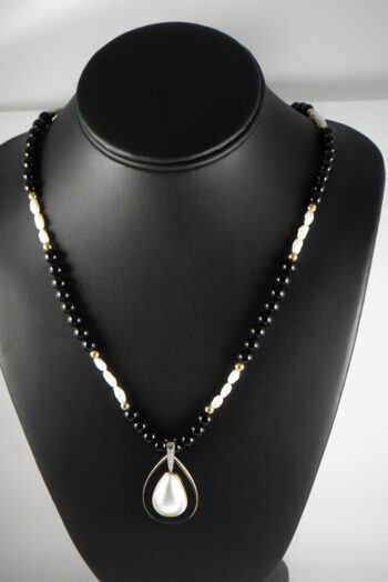 14k Onyxand Freshwater Pearls Necklace with Enhancer 1