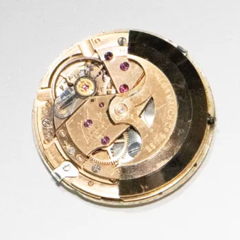 Omega 562 Movement with Dial and hands 9